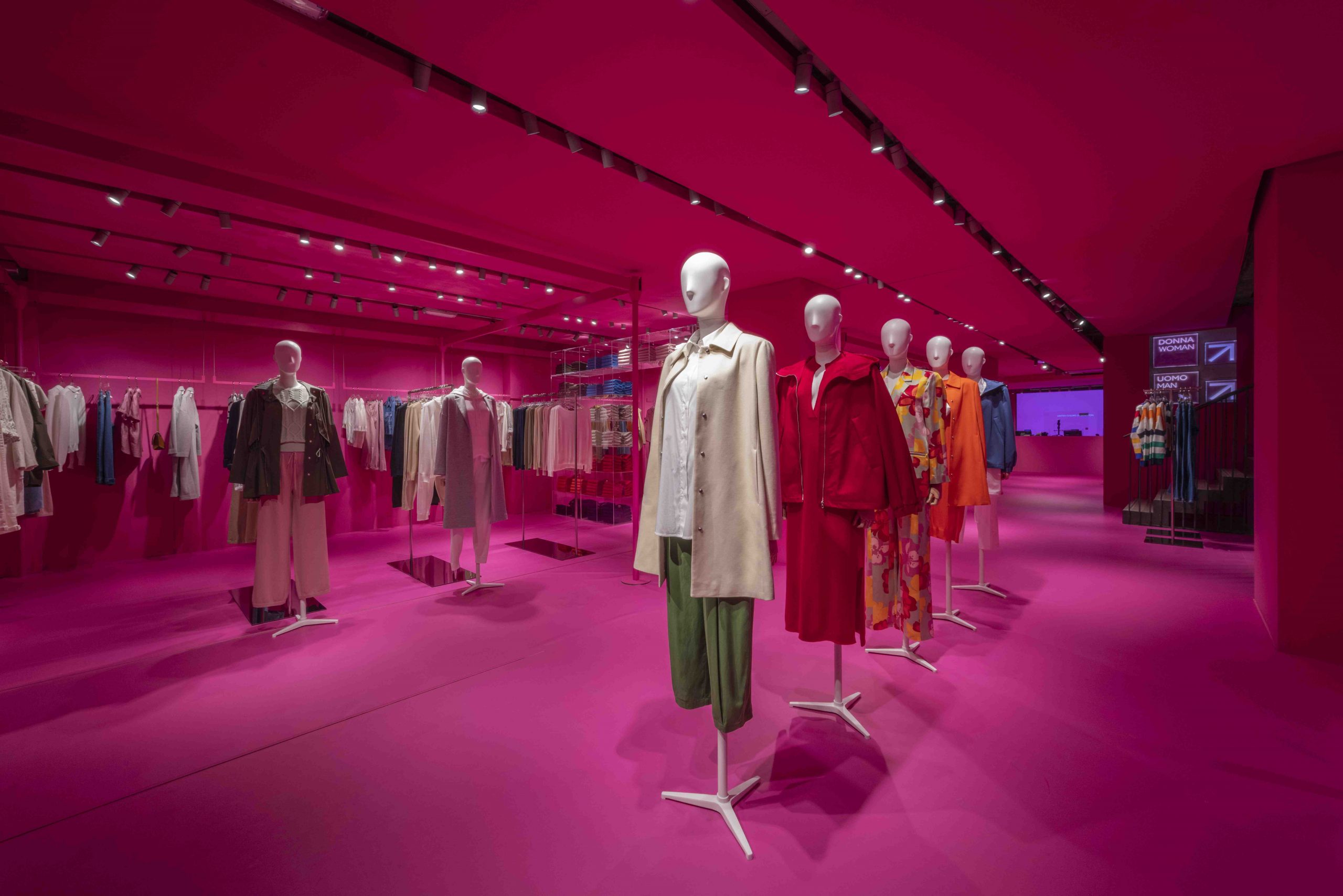 Benetton launches its first store in the Metaverse | Images Business of ...