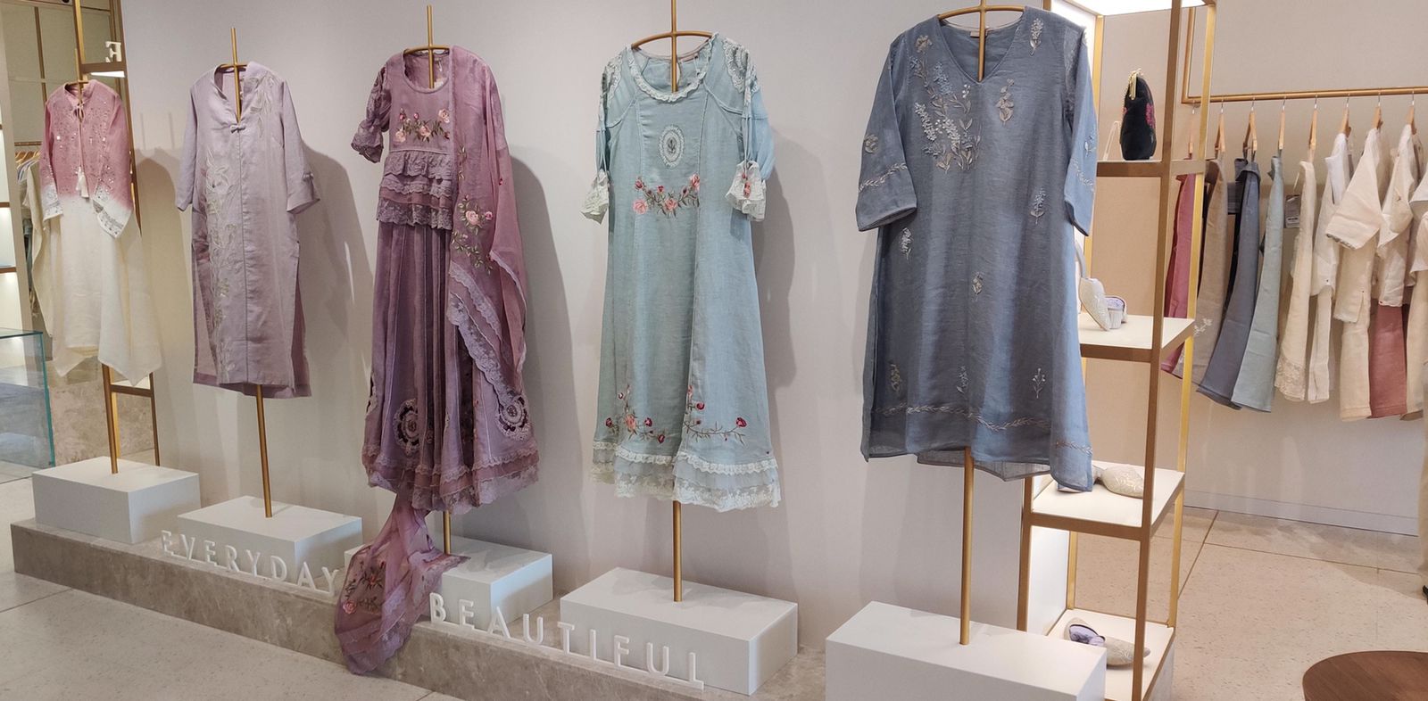 Kaveri unveils 3 new stores, redefining luxury linen fashion across India