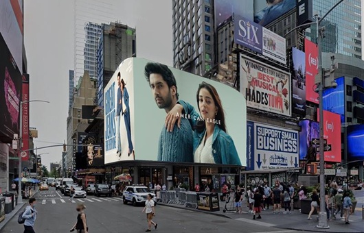Square Campaign American Eagle takes India’s denim story global with new campaign
